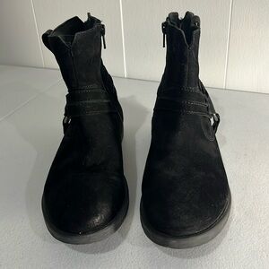 Earth brand black suede booties size 8